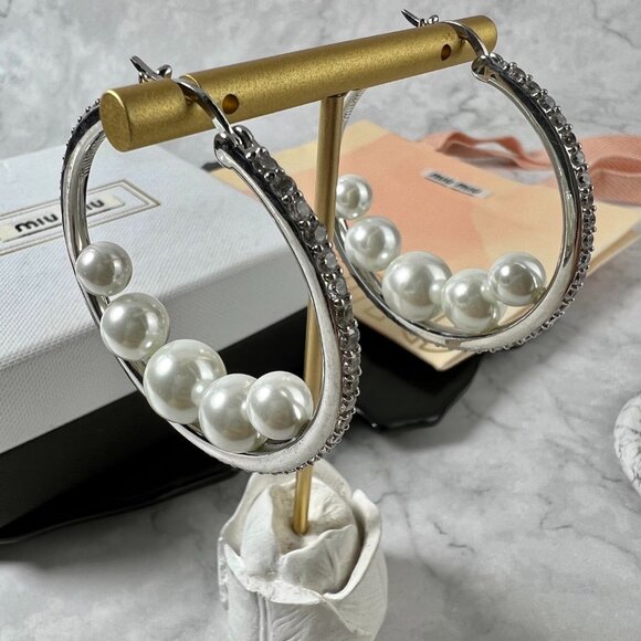 Miu Miu Pearl-Embellished Hoop Earrings - Picture 4 of 6